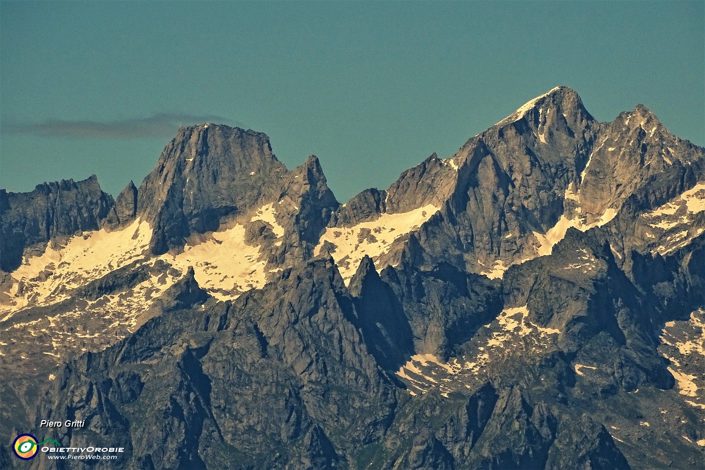 89 Maxi zoom su Pizzo Badile e Cengalo (Alpi Retiche).JPG